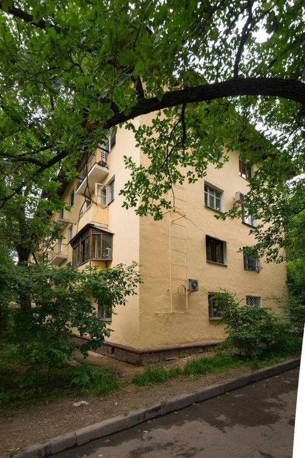 Apartment Nadezhda at Zheltoskan 77/79 Almati Kültér fotó